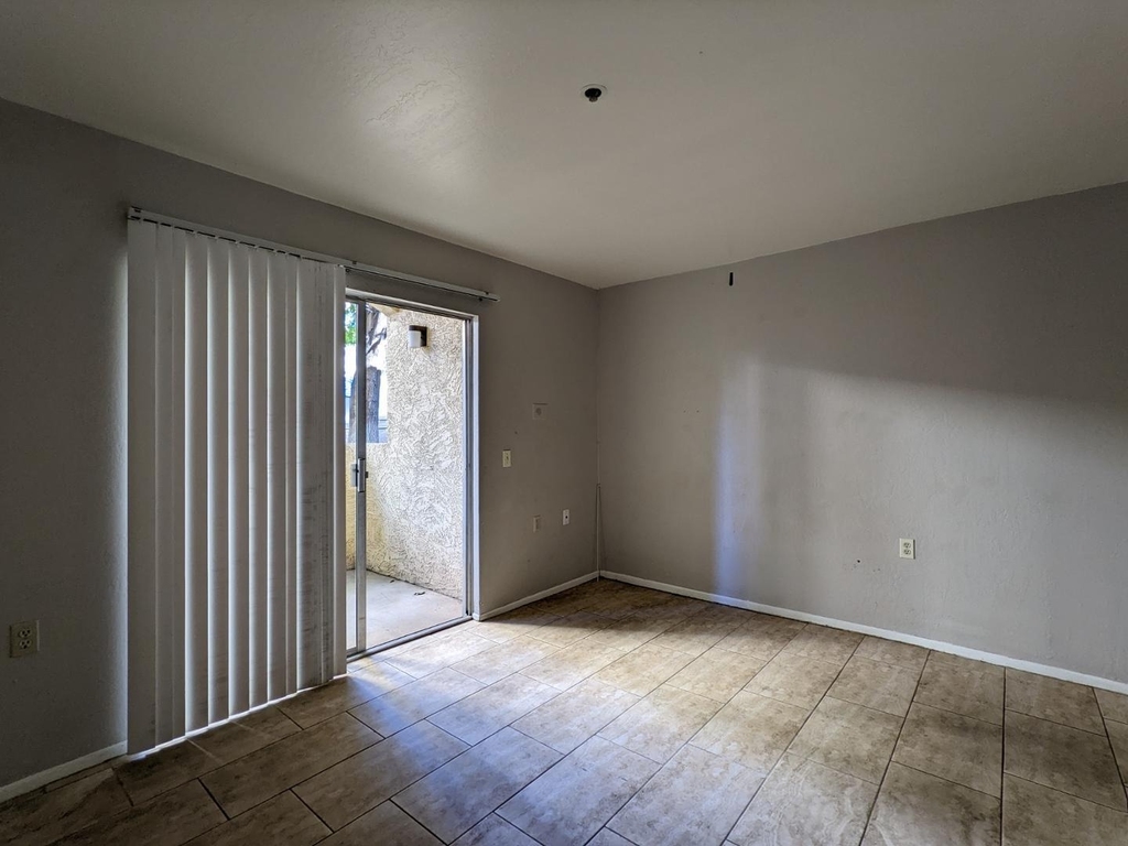 12221 W Bell Road - Photo 21