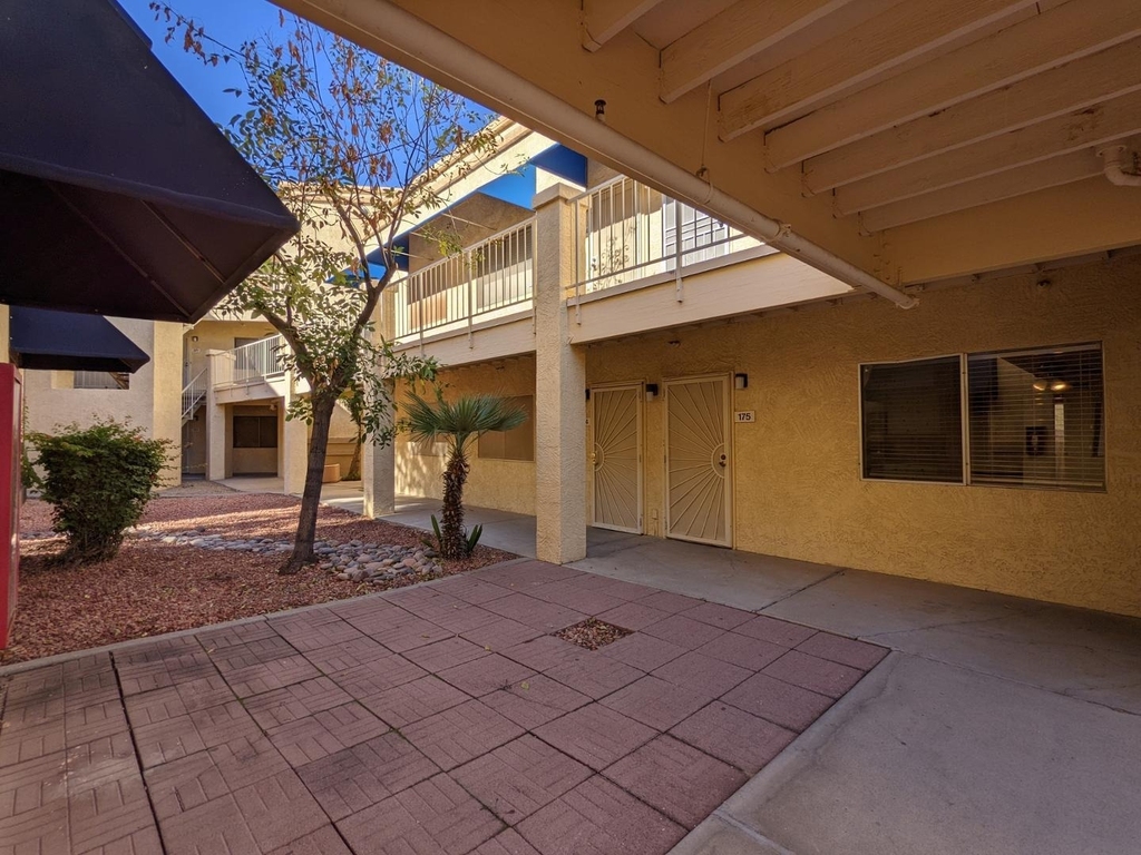 12221 W Bell Road - Photo 8