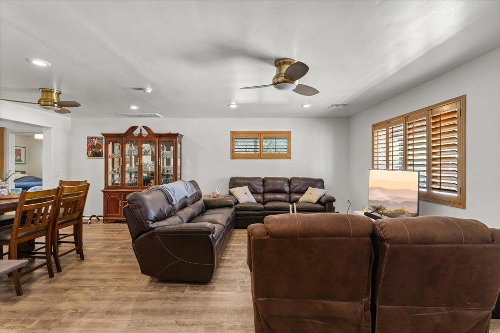 535 W 19th - Photo 3