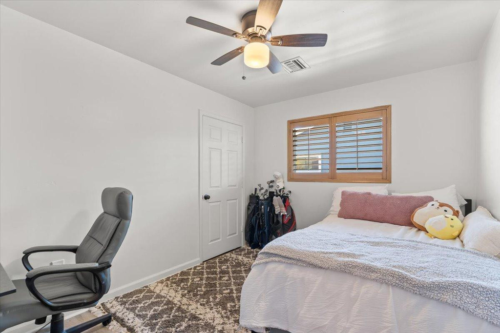 535 W 19th - Photo 17