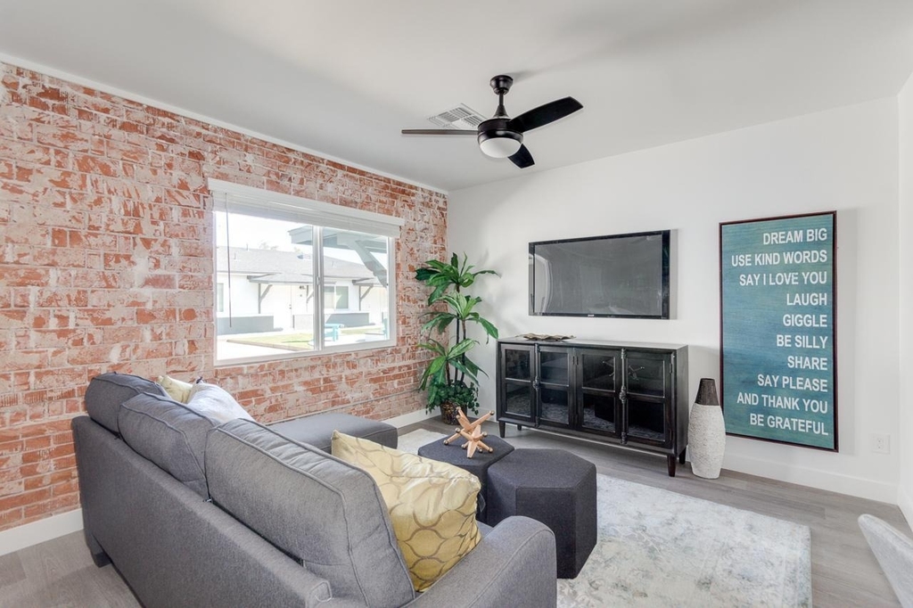 2512 E Thomas Road - Photo 8