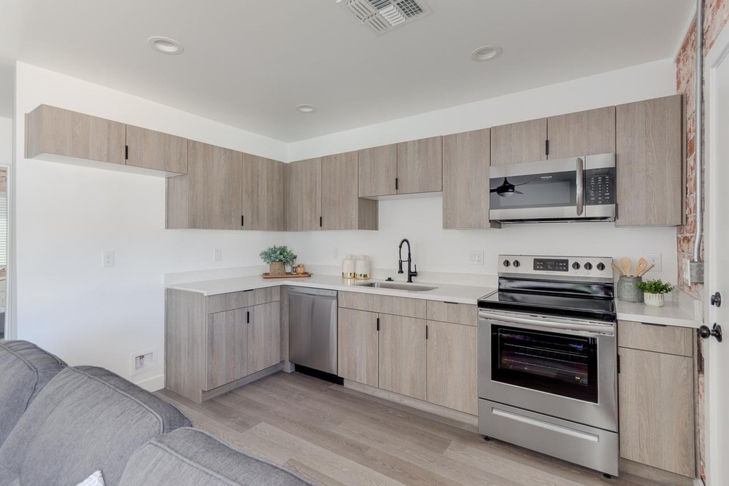 2512 E Thomas Road - Photo 9