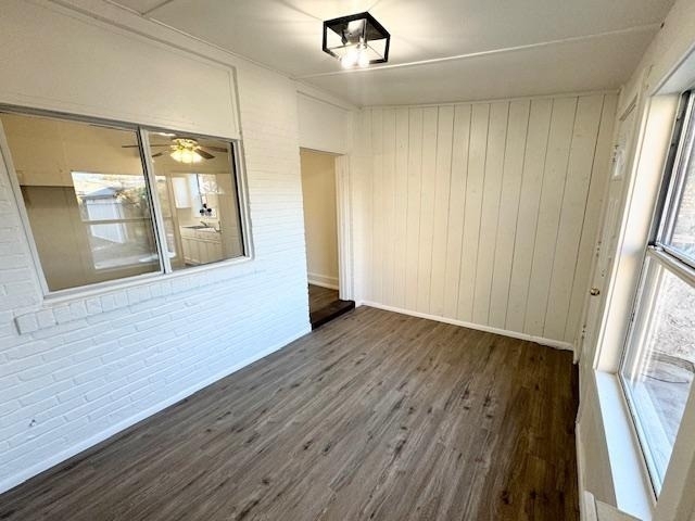 938 E 12th Street - Photo 8