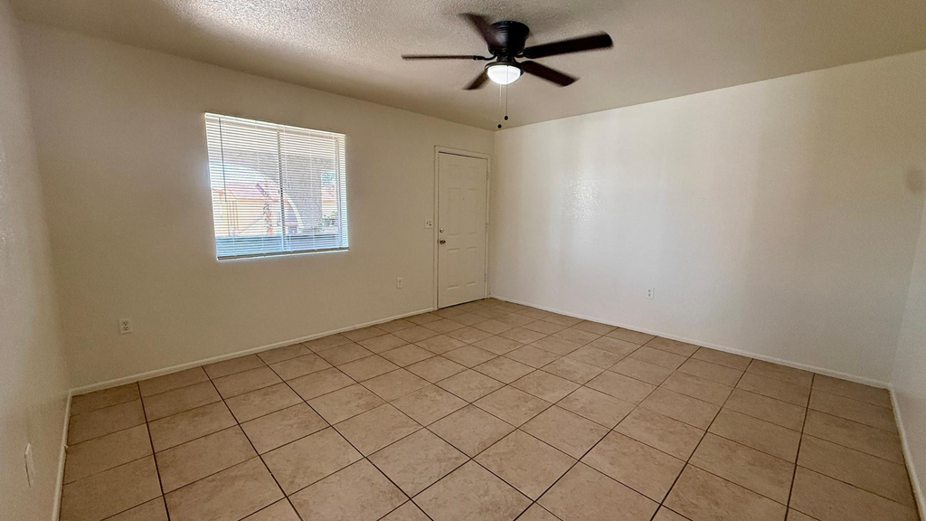 3128 E Cicero Street - Photo 2
