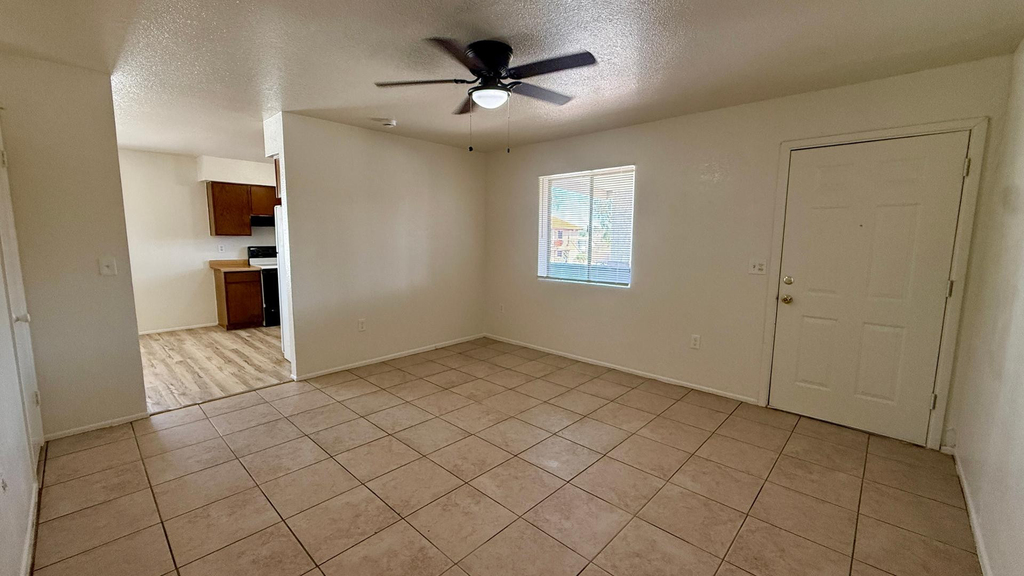 3128 E Cicero Street - Photo 3