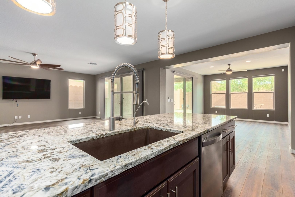 27025 N 69th Lane - Photo 7