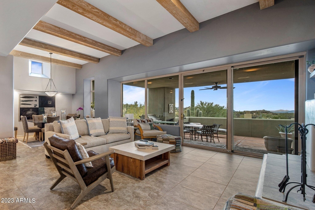 10111 E Graythorn Drive - Photo 0