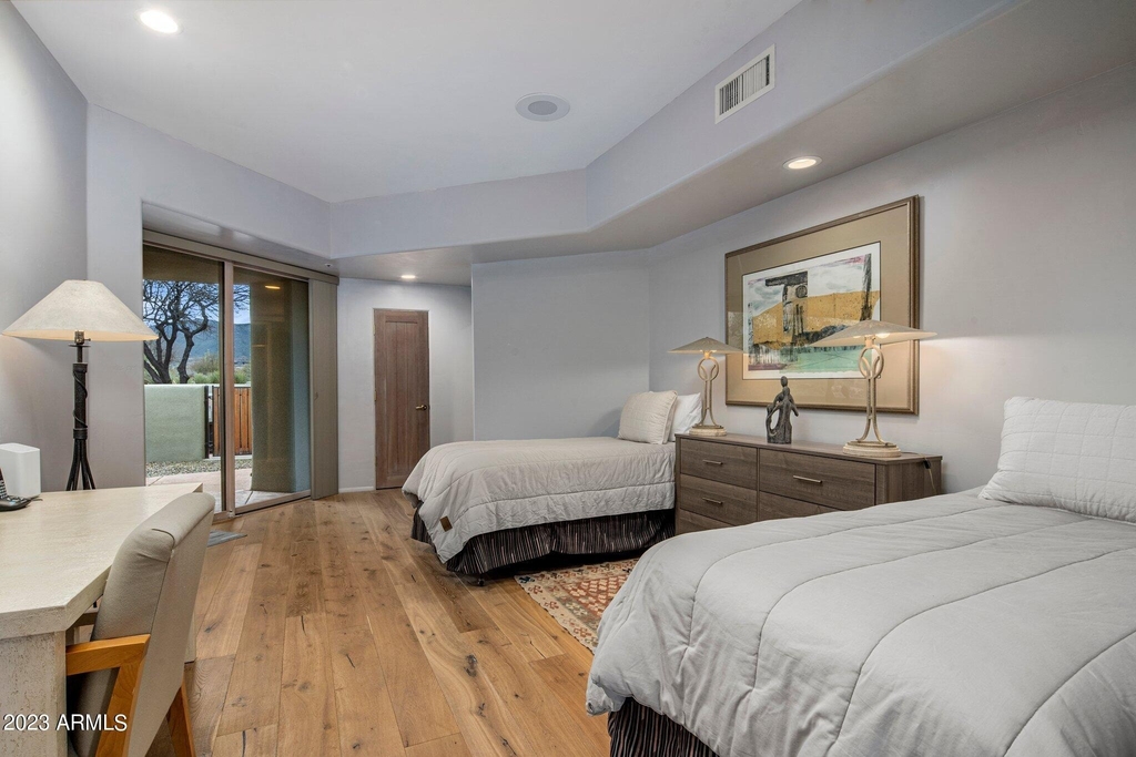 10111 E Graythorn Drive - Photo 4