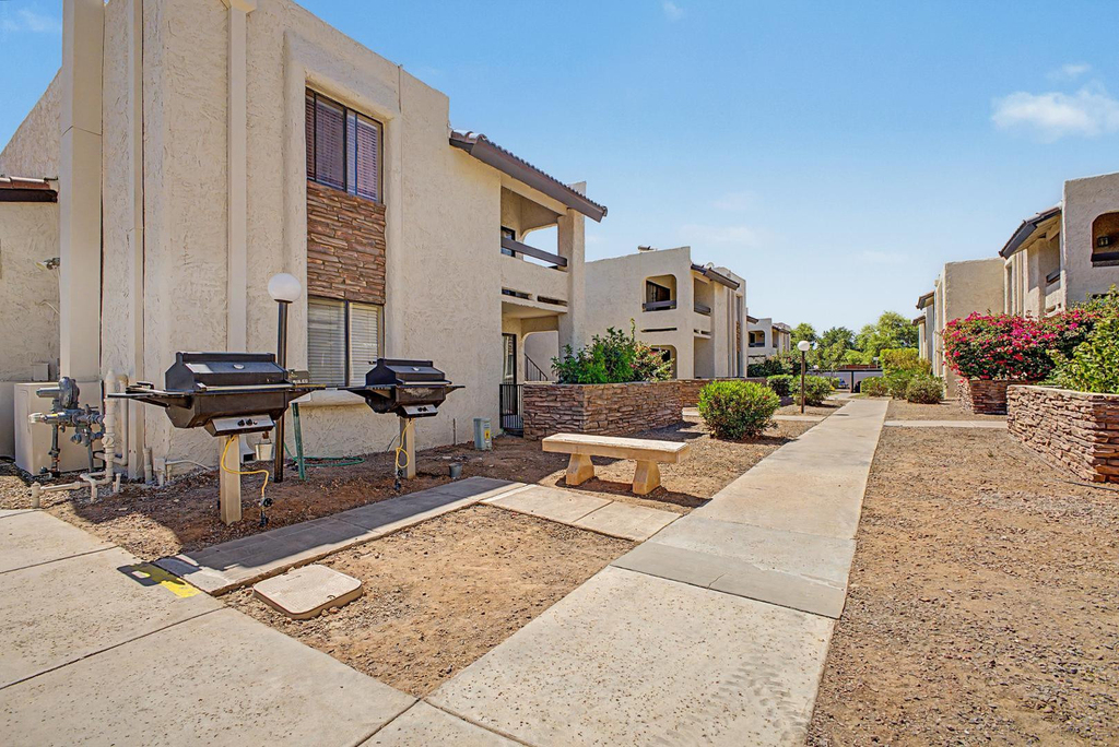 3825 E Camelback Road - Photo 26