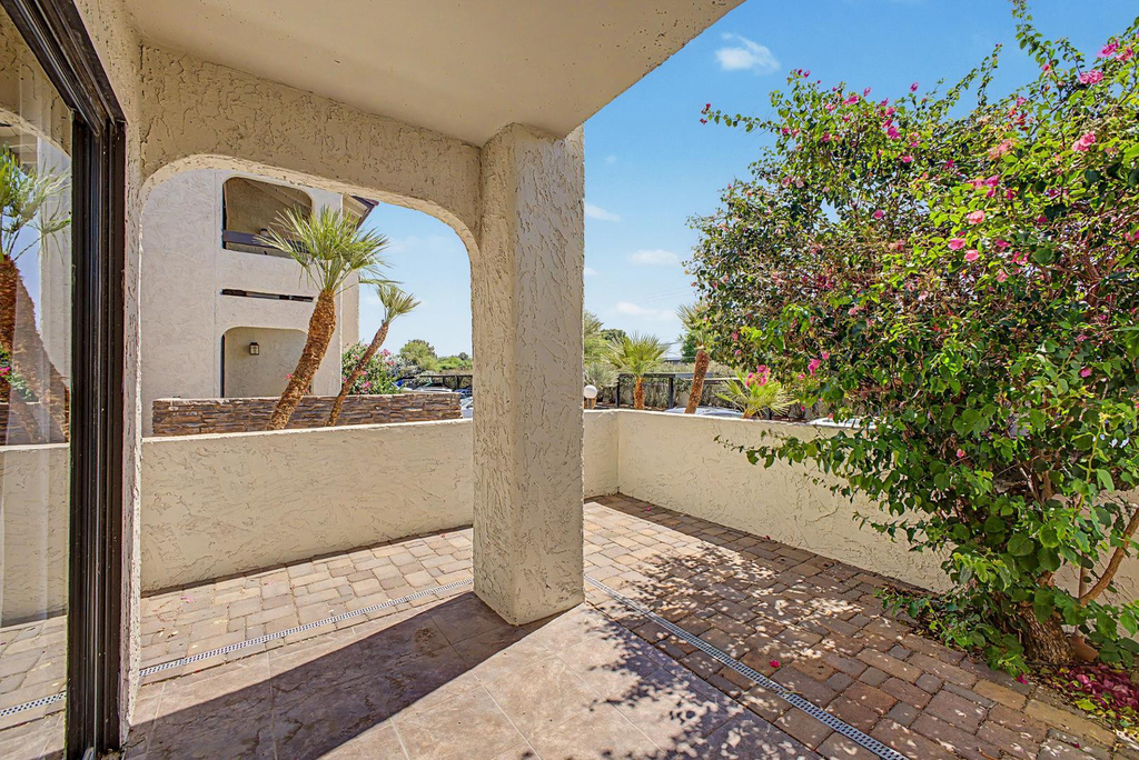 3825 E Camelback Road - Photo 18