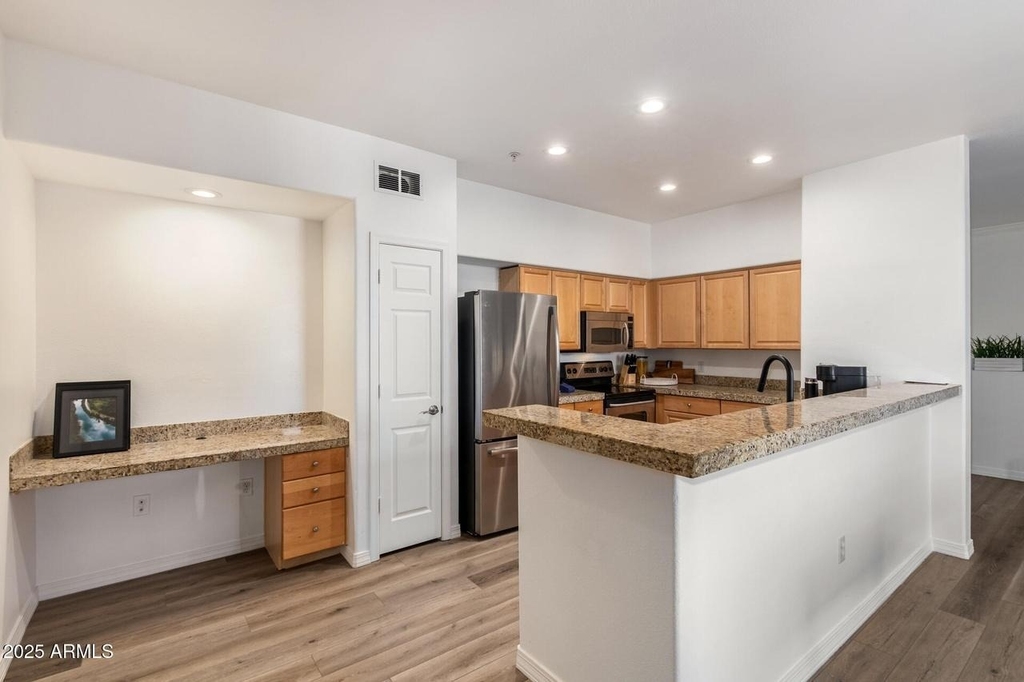 19777 N 76th Street - Photo 4