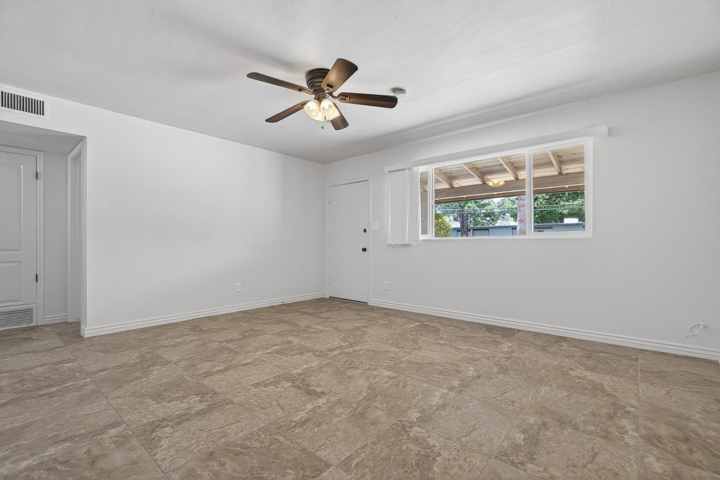 7802 E Heatherbrae Avenue - Photo 5