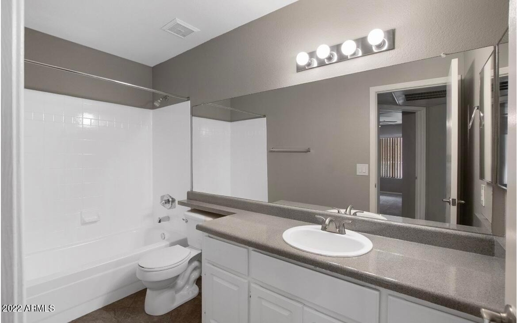 2025 E Campbell Avenue - Photo 6