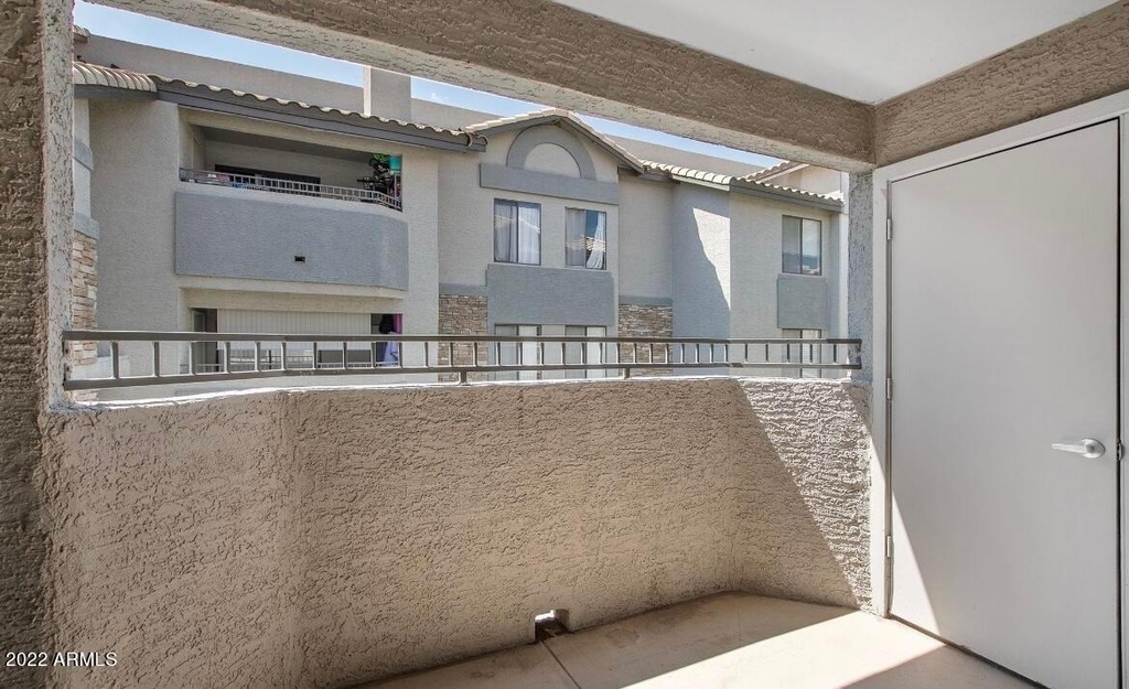 2025 E Campbell Avenue - Photo 8