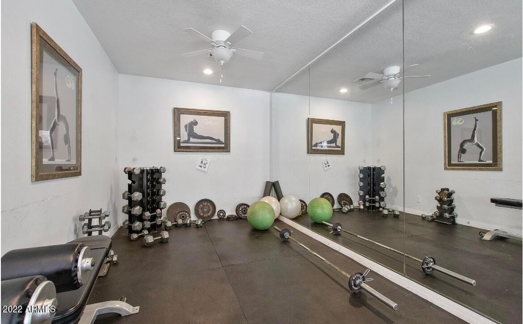 2025 E Campbell Avenue - Photo 14