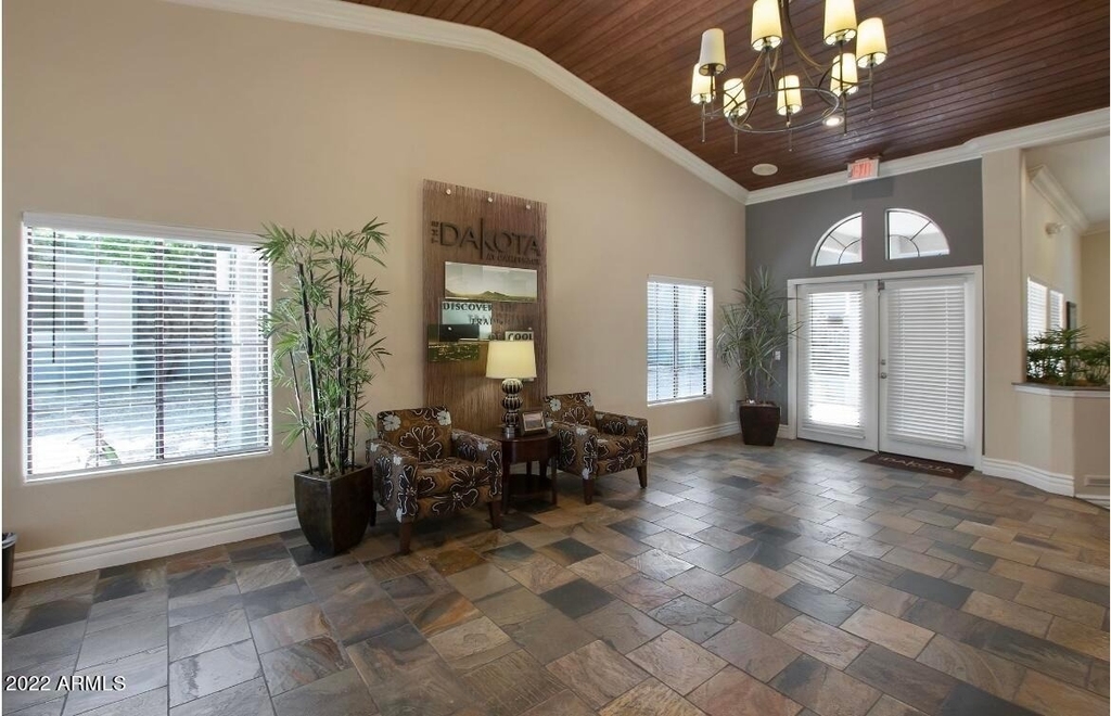 2025 E Campbell Avenue - Photo 9