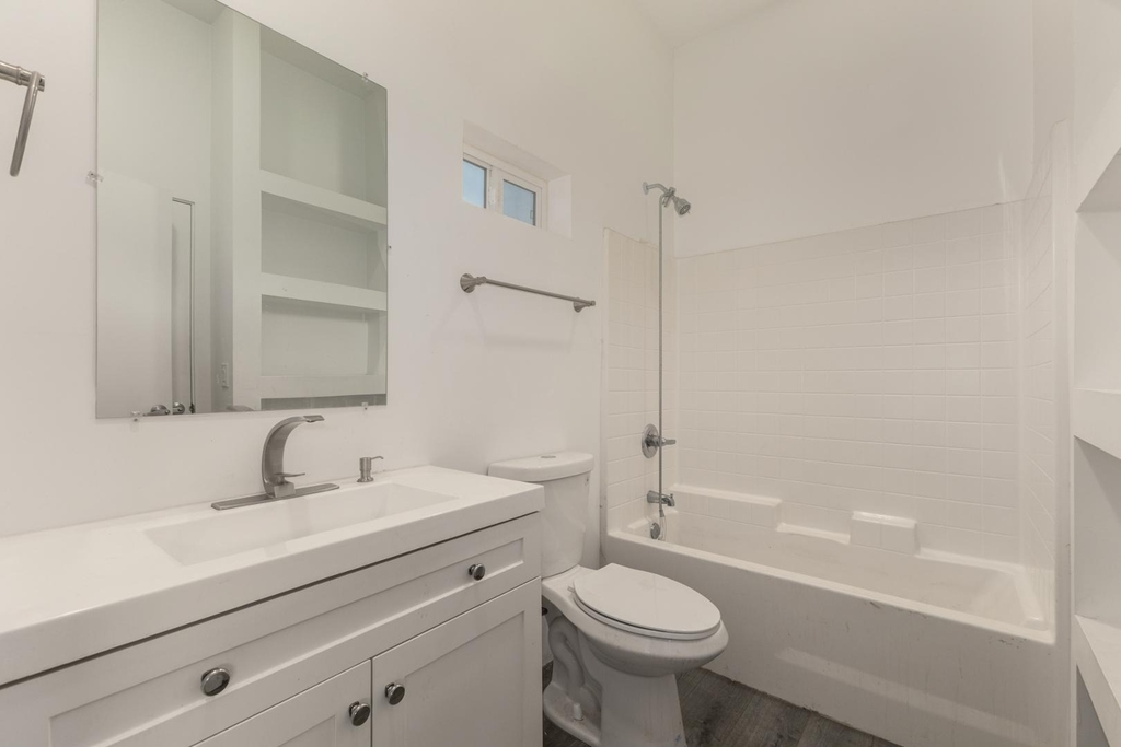 1933 E Monroe Street - Photo 7