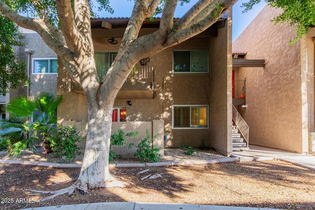 5525 E Thomas Road - Photo 1