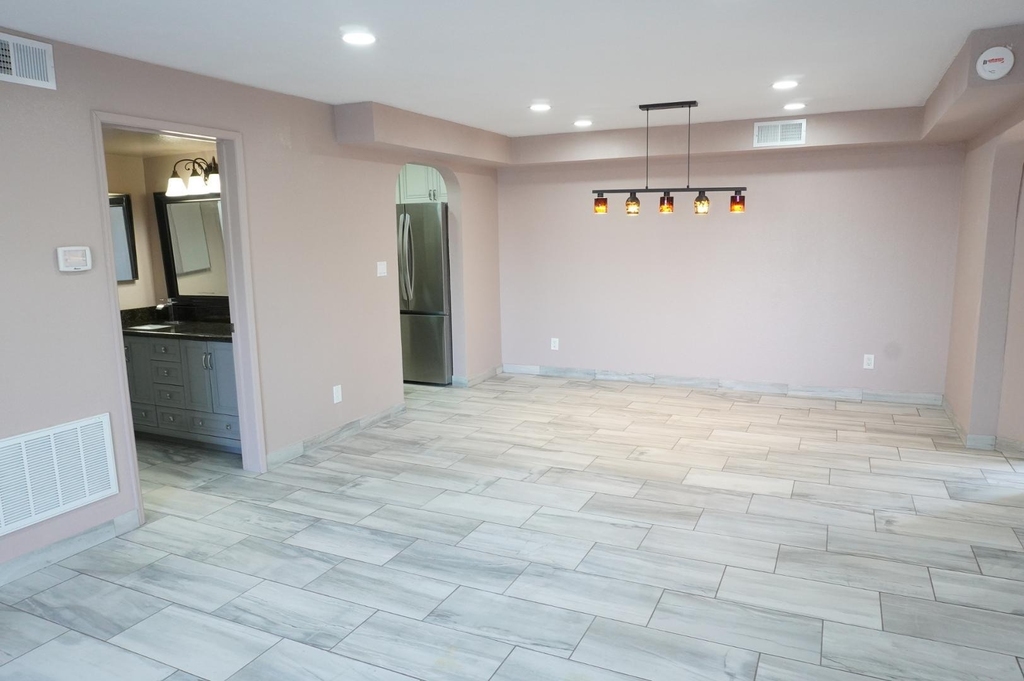 10444 N 69th Street - Photo 6