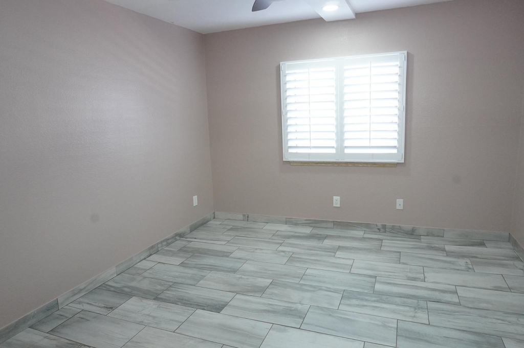 10444 N 69th Street - Photo 11