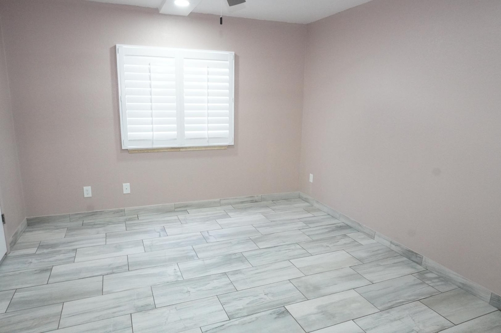 10444 N 69th Street - Photo 12