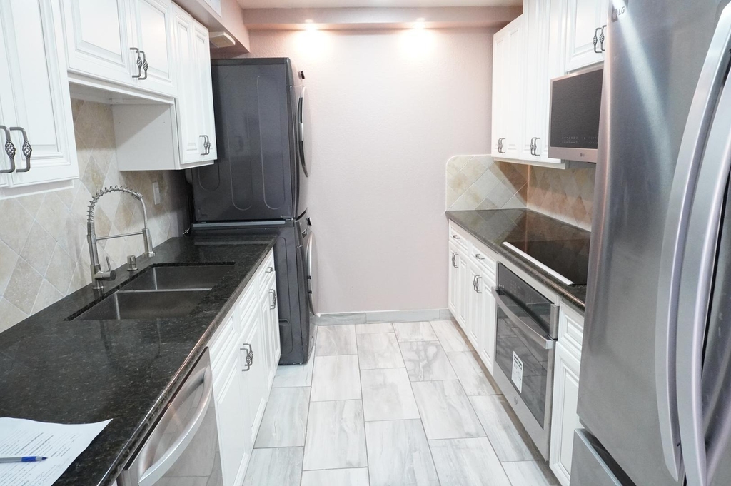 10444 N 69th Street - Photo 1