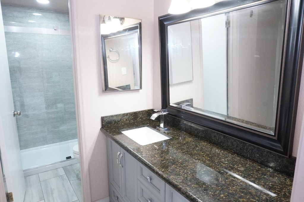 10444 N 69th Street - Photo 10