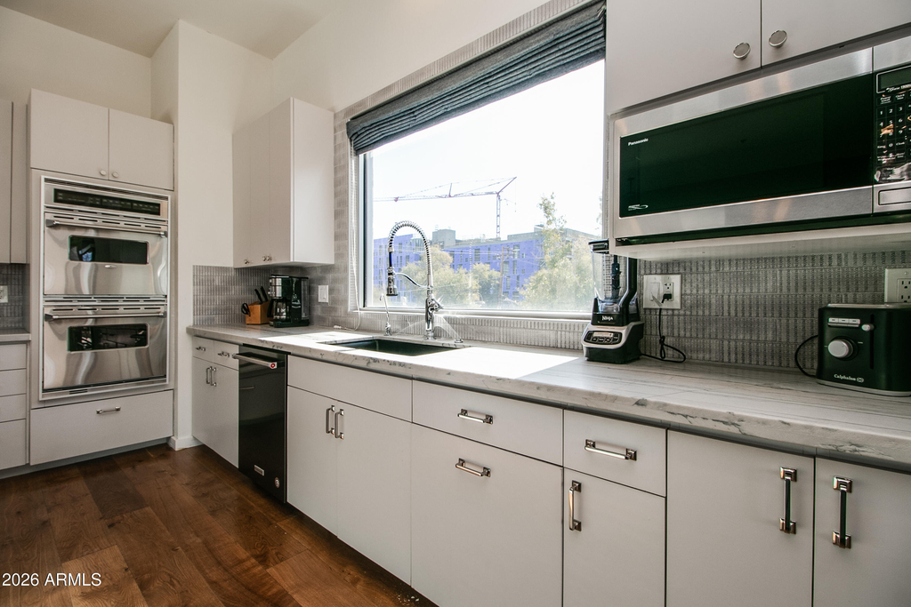 4201 N Marshall Way - Photo 12