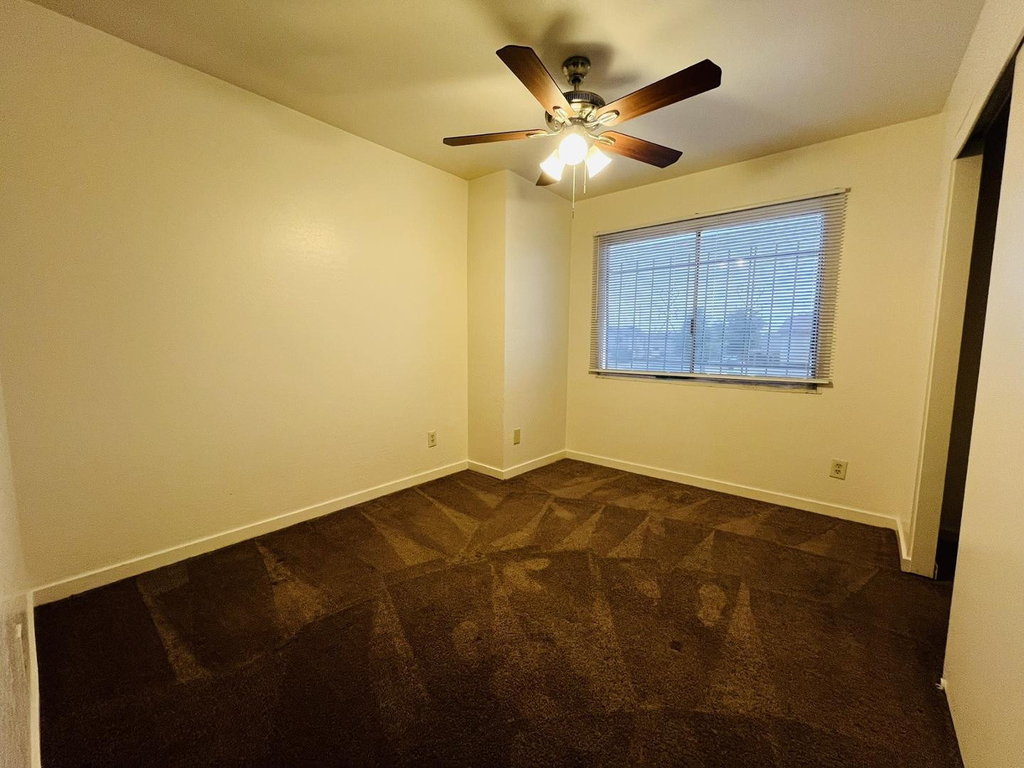 5041 N 40th Avenue - Photo 4