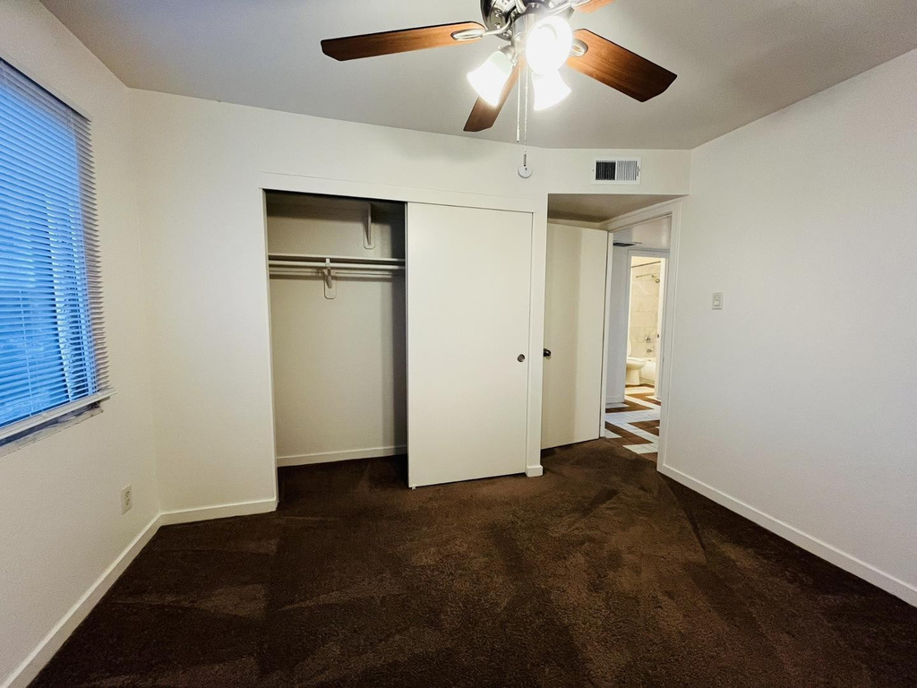 5041 N 40th Avenue - Photo 10