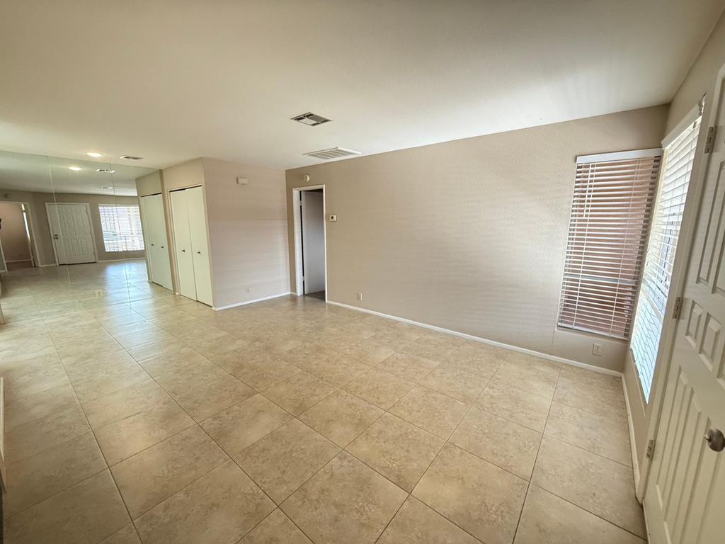 312 W Yukon Drive - Photo 13