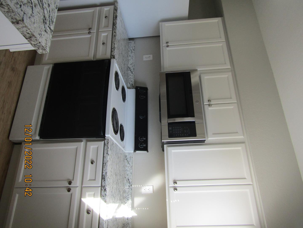 260 W 8th Avenue - Photo 2