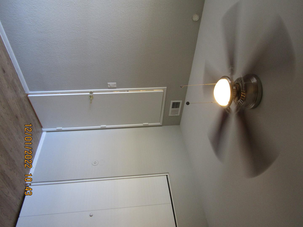 260 W 8th Avenue - Photo 4