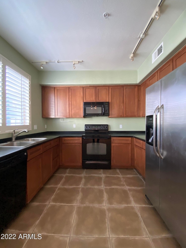 615 E Portland Street - Photo 9