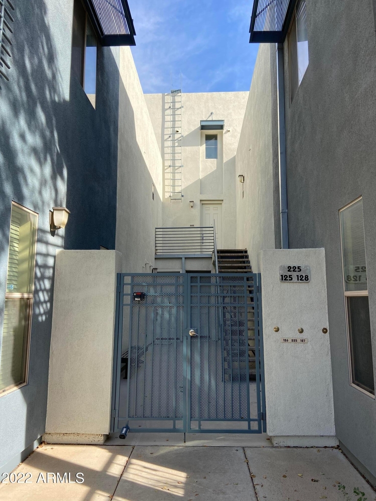 615 E Portland Street - Photo 1