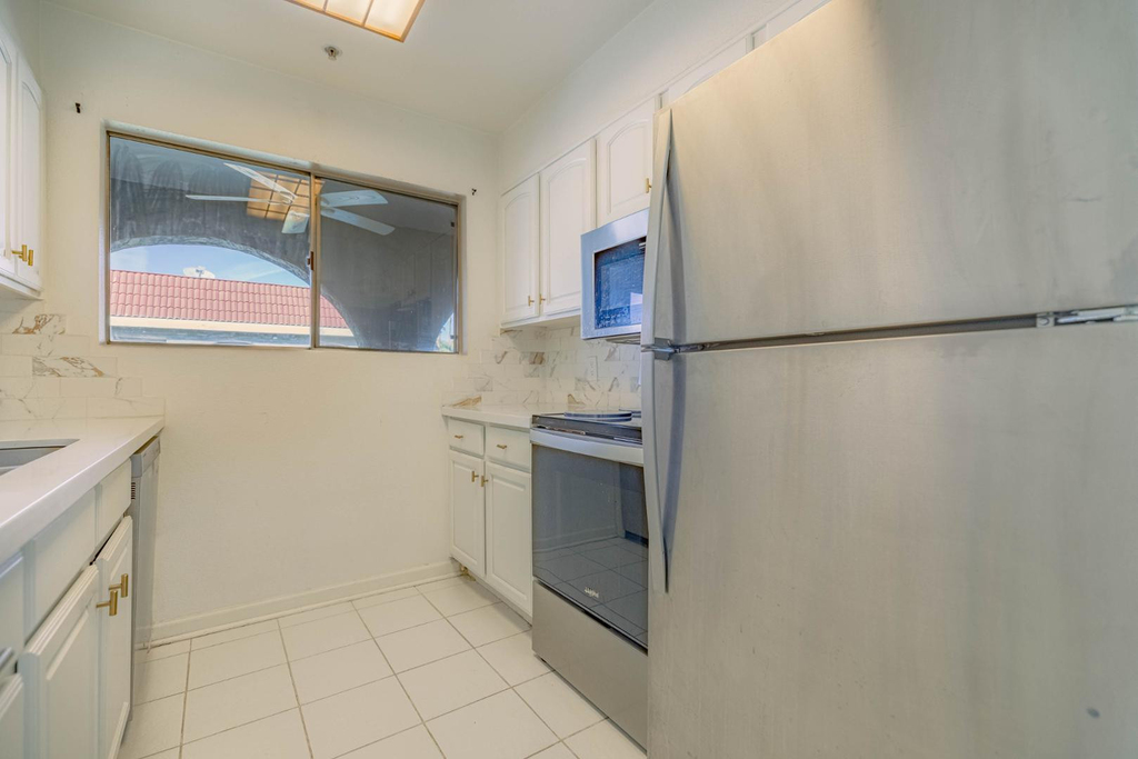 1650 N 87th Terrace - Photo 8