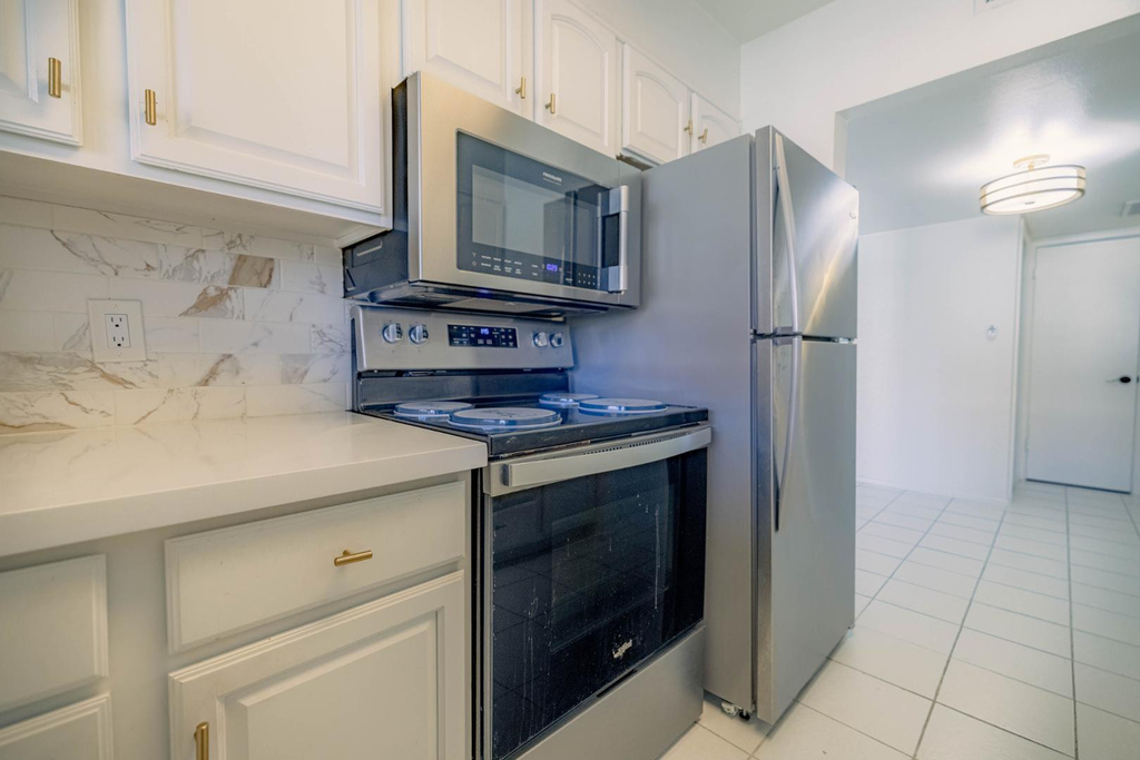 1650 N 87th Terrace - Photo 9