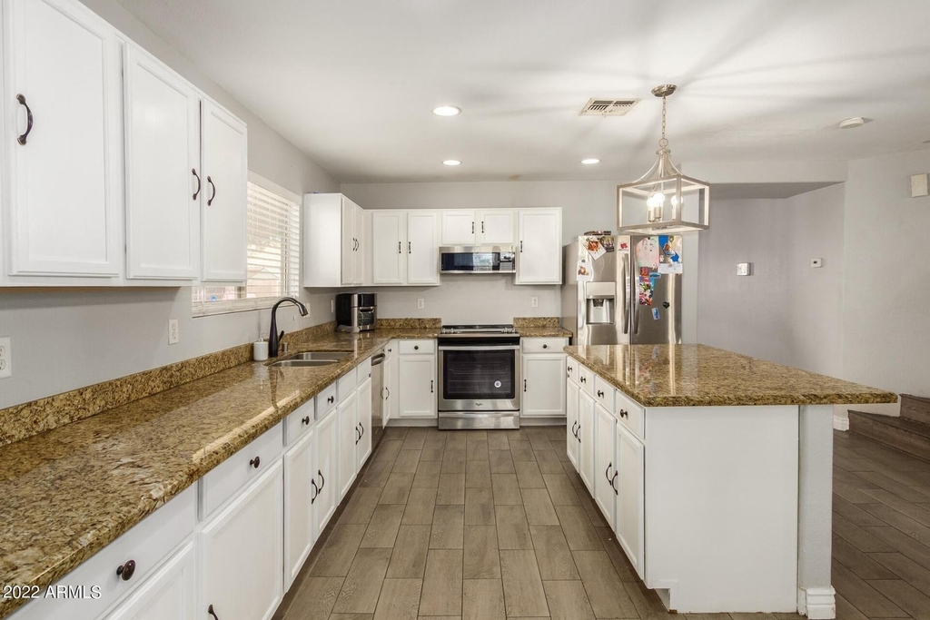 9124 W Elm Street - Photo 6