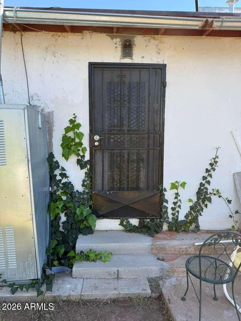 936 E 8th Street - Photo 0