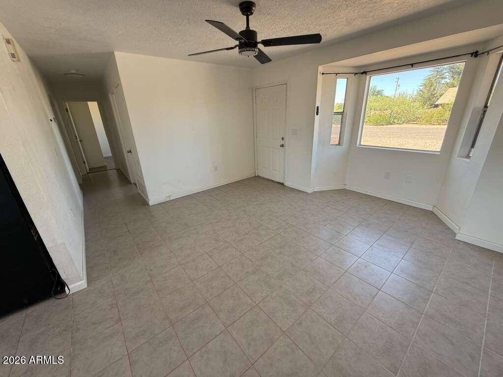 3105 E 14th Street - Photo 3