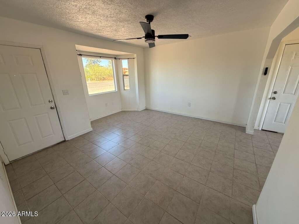 3105 E 14th Street - Photo 2