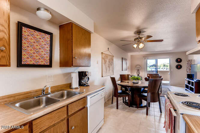 540 S West Road - Photo 3