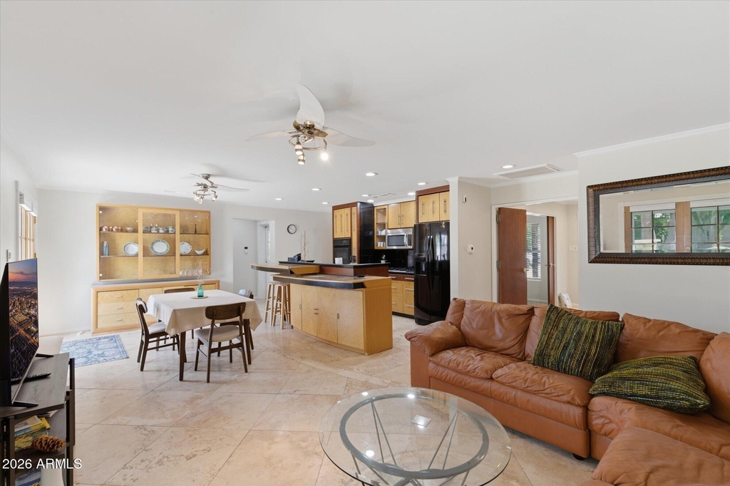 4613 E Vernon Avenue - Photo 4
