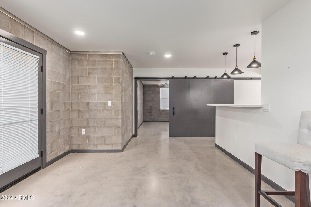 129 N 11th Avenue - Photo 3