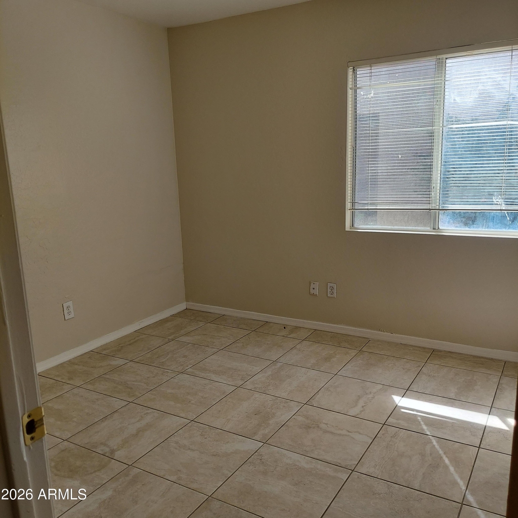 11922 N Olive Street - Photo 7