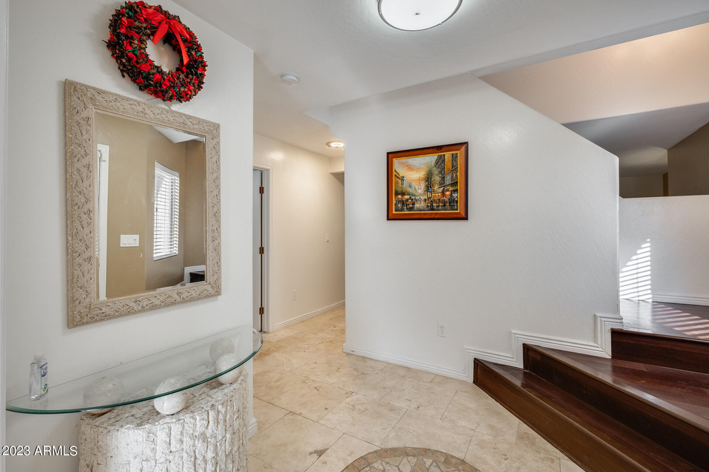 2022 E Wahalla Lane - Photo 3