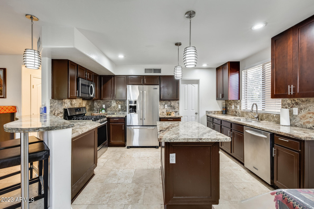 2022 E Wahalla Lane - Photo 0