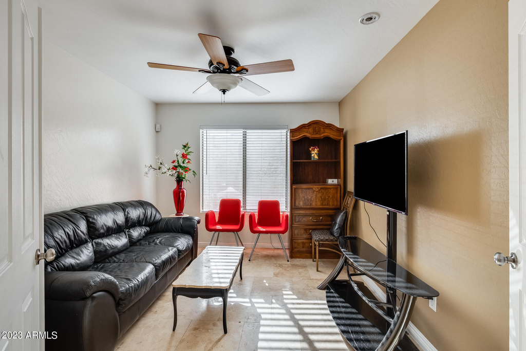 2022 E Wahalla Lane - Photo 5