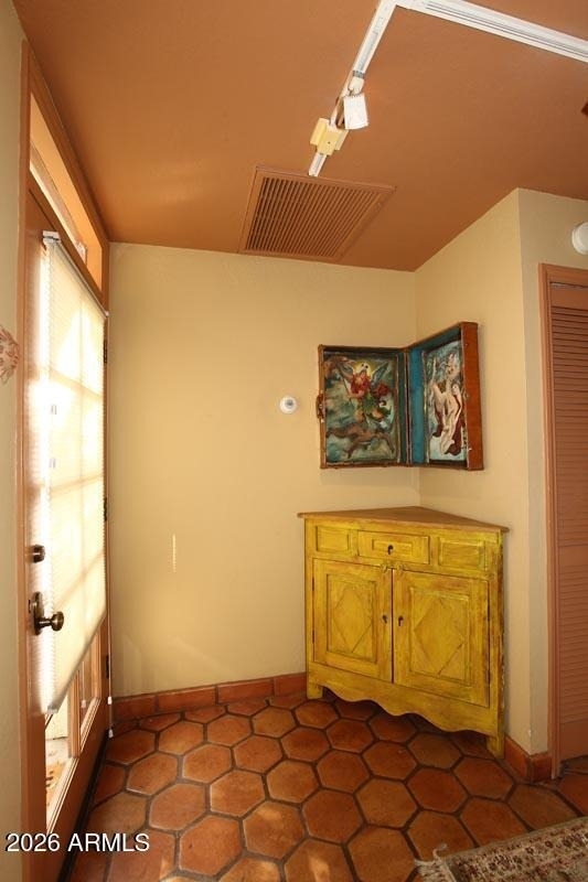 6218 N 30th Place - Photo 2