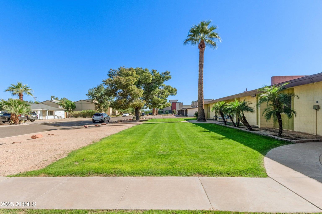 7045 E Wilshire Drive - Photo 3